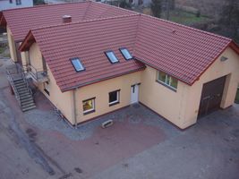 5-CIO LETNI BUDYNEK HANDLOWO-US�UGOWO-MIESZKALNY
