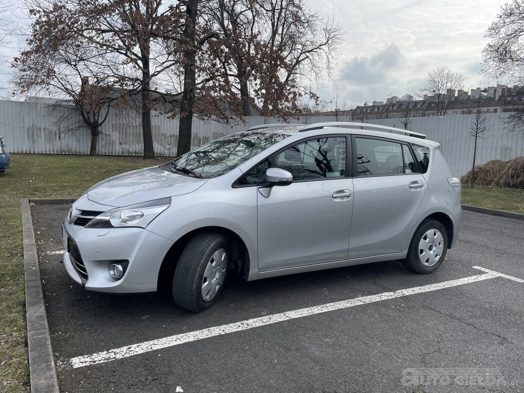 TOYOTA VERSO