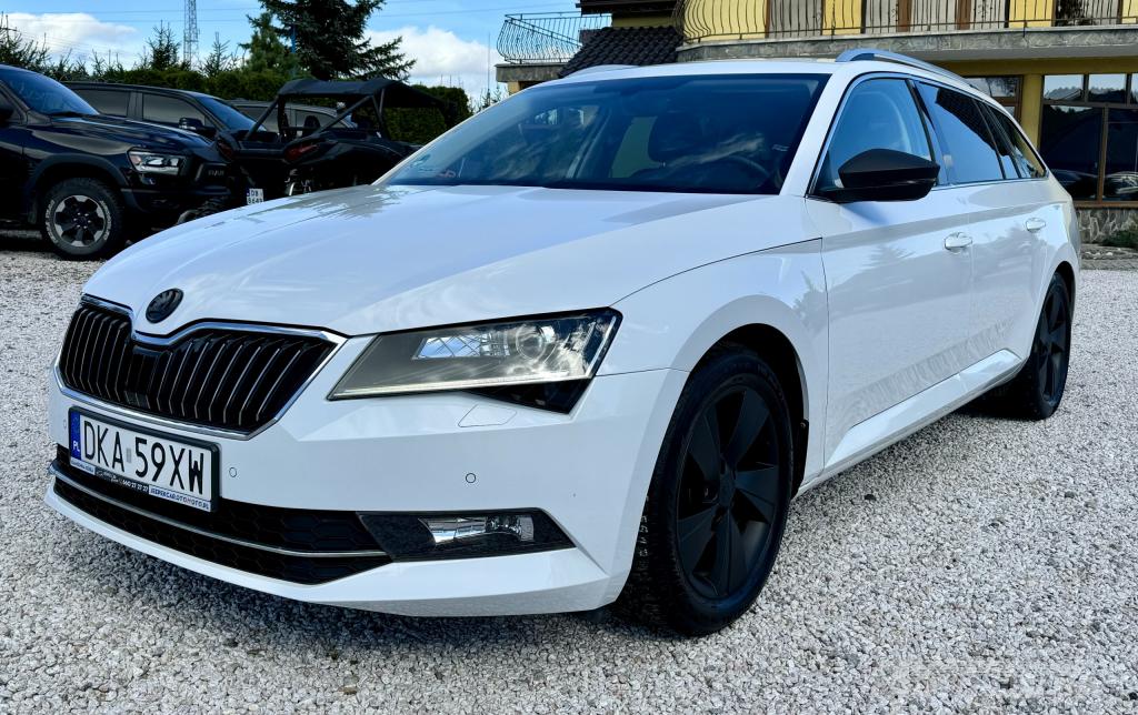 SKODA SUPERB Style,Navi,Xenon,LED,Gwar