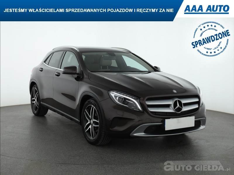 MERCEDES GLA