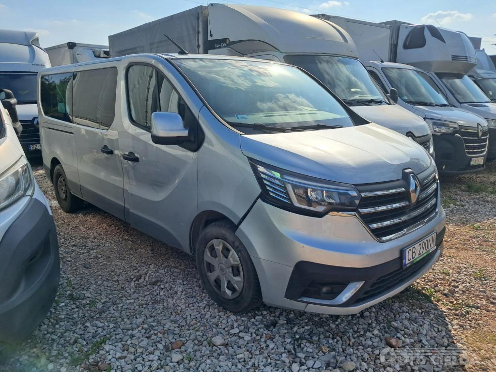 RENAULT TRAFIC van