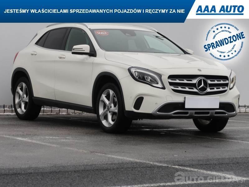 MERCEDES GLA