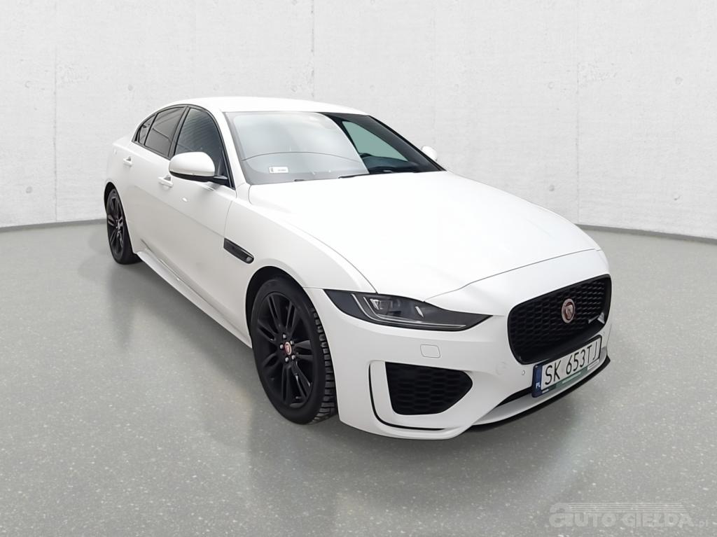 JAGUAR XE sedan (limuzyna)