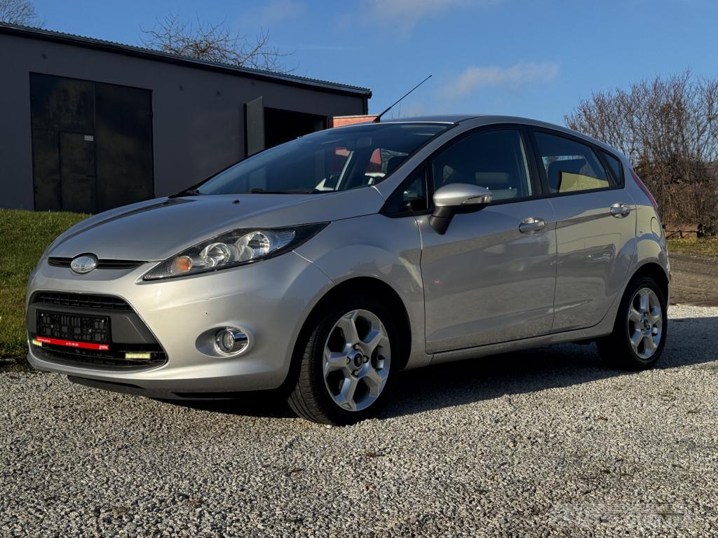 FORD FIESTA hatchback