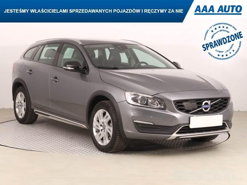 VOLVO V60 CROSS COUNTRY