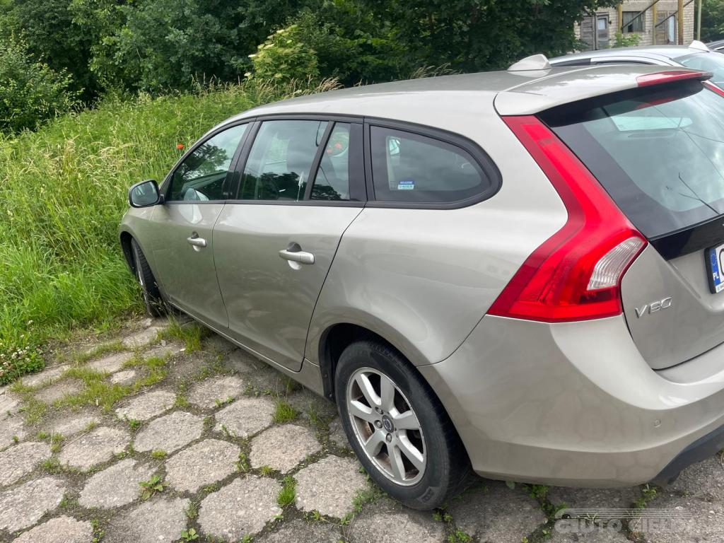 VOLVO V60 SPRZEDAŻ SYNDYKA