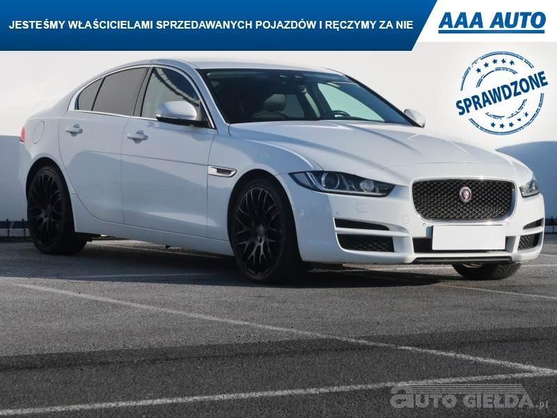 JAGUAR XE