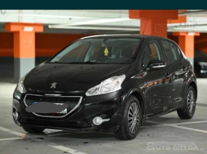 PEUGEOT 208