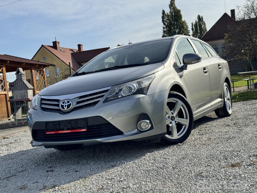 TOYOTA AVENSIS kombi