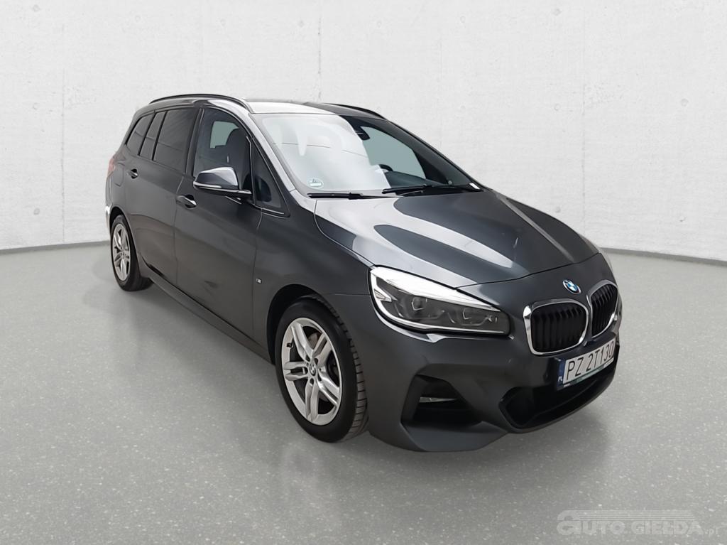 BMW 218 mini-van