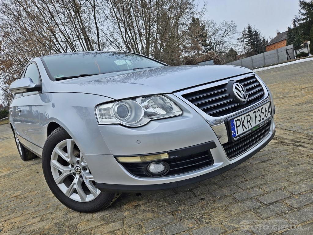 VW PASSAT 1,6 BENZYNA ZADBANY